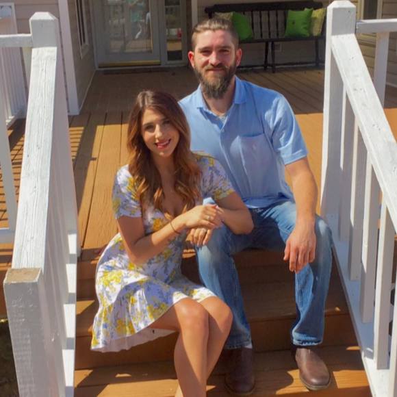 Meet your Posher, Whitney - Picture 1 of 1